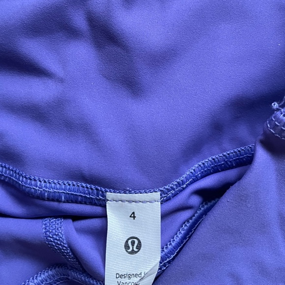 Lululemon base pace shorts 6” size 4 - Picture 3 of 5